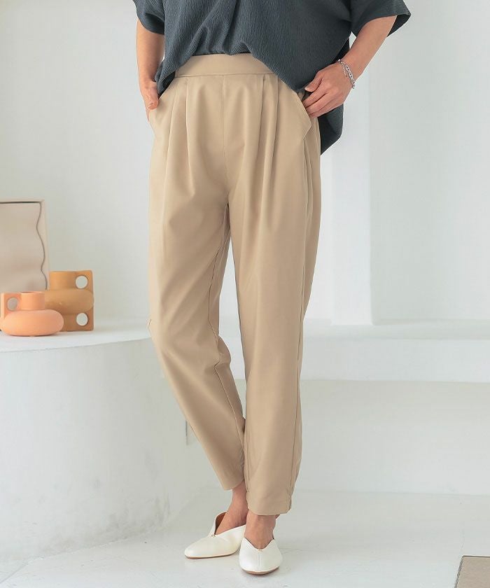   タック入りジョガーパンツ